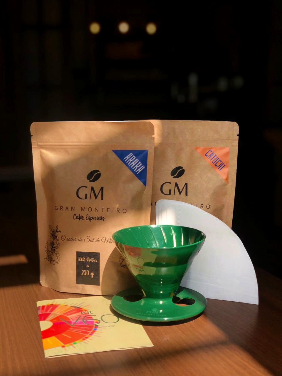 Kit V60 - 2 Origens 250g + 1 V60 Personalizado + 40 filtros de papel 02