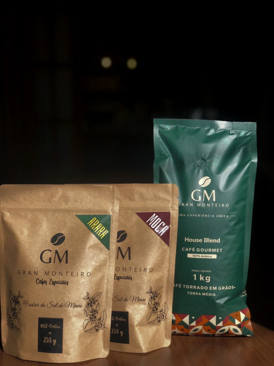 Kit 1 House Blend Gourmet 1Kg em grãos + 1 Moca 250g + 1 Arara 250g